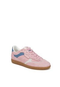 Sneaker in suede rosa con accenti blu, dettagli bianchi e suola in gomma. Righe di perforazioni sui lati migliorano la traspirabilità.