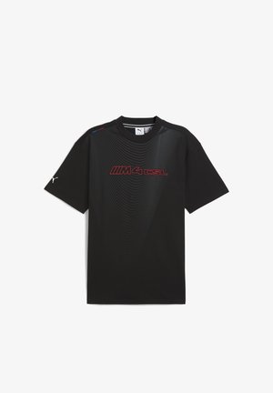Tricou negru cu mânecă scurtă, cu un design grafic texturat, având un logo roșu "M4 CSL" pe față și modele curbate subtile.