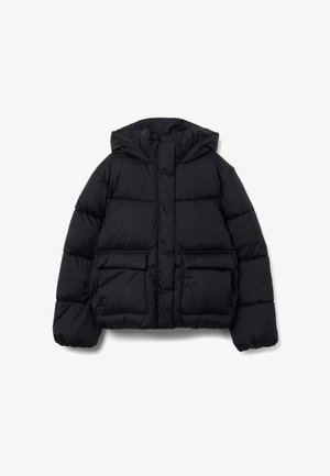 Giacca a vento nera con cappuccio, caratterizzata da un design trapuntato, polsini elasticizzati e due tasche frontali. Realizzata in un materiale sintetico liscio.