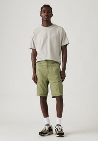 Levi's® - CARRIER CARGO - Shorts - olive night Thumbnail Image 1