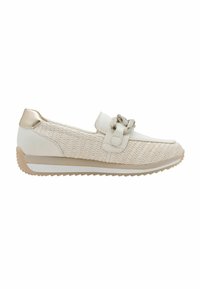 Zapatilla blanca y beige con parte superior de tejido texturizado y detalles de cuero liso. Cuenta con un lazo decorativo y una suela de goma flexible.