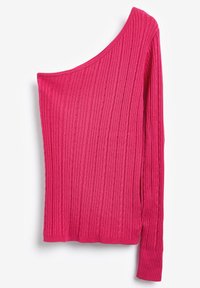 Jasnoróżowy sweter o prążkowanej fakturze z jedną długą rękawiczką i asymetrycznym dekoltem. Miękka tekstura z równomiernie rozmieszczonymi pionowymi liniami.