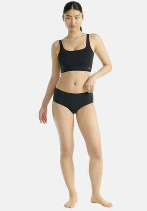 Schwarzer Sport-BH und Bikinihose mit hohem Bund aus glattem, elastischem Material. Mit einem dezenten goldenen Logo auf dem BH.