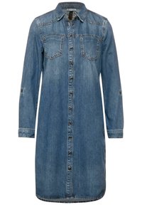 Långärmad blå denimklänning med knappframsida, bröstfickor, krage och knappar på ärmarna.