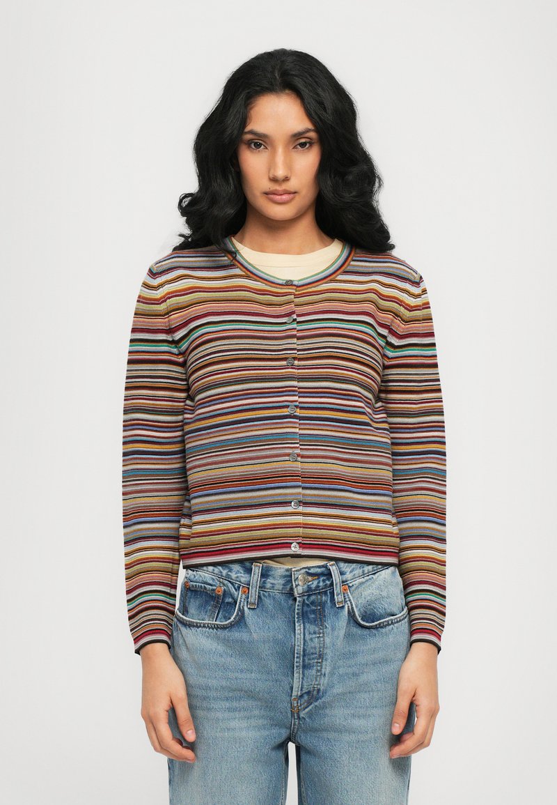 Cardigan a righe con chiusura a bottoni, caratterizzato da vari colori tra cui rosso, blu, verde e giallo. Maniche lunghe, design corto.