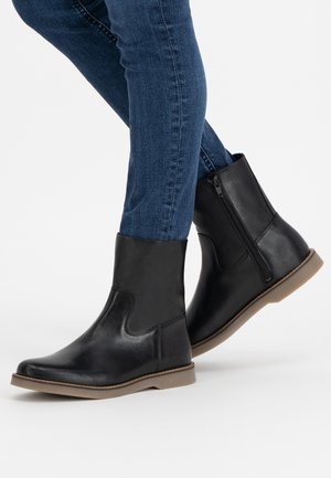 Travelin PLEUBIAN - Ankle Boot - black