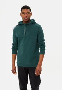Kapuzensweatshirt aus dunkelgrünem Baumwollmix, mit einem Logo auf der Vorderseite, gerippten Bündchen und einer Kordel mit metallischen Enden.