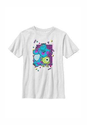 Hvid T-shirt med farverig grafik af et blåt og lilla plettet monster, der står ved siden af et lille grønt enøjet monster på en lilla mønstret baggrund.