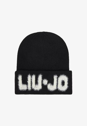 Gorro de punto acanalado negro con un dobladillo que presenta letras borrosas blancas que deletrean "LIU·JO" en el frente.
