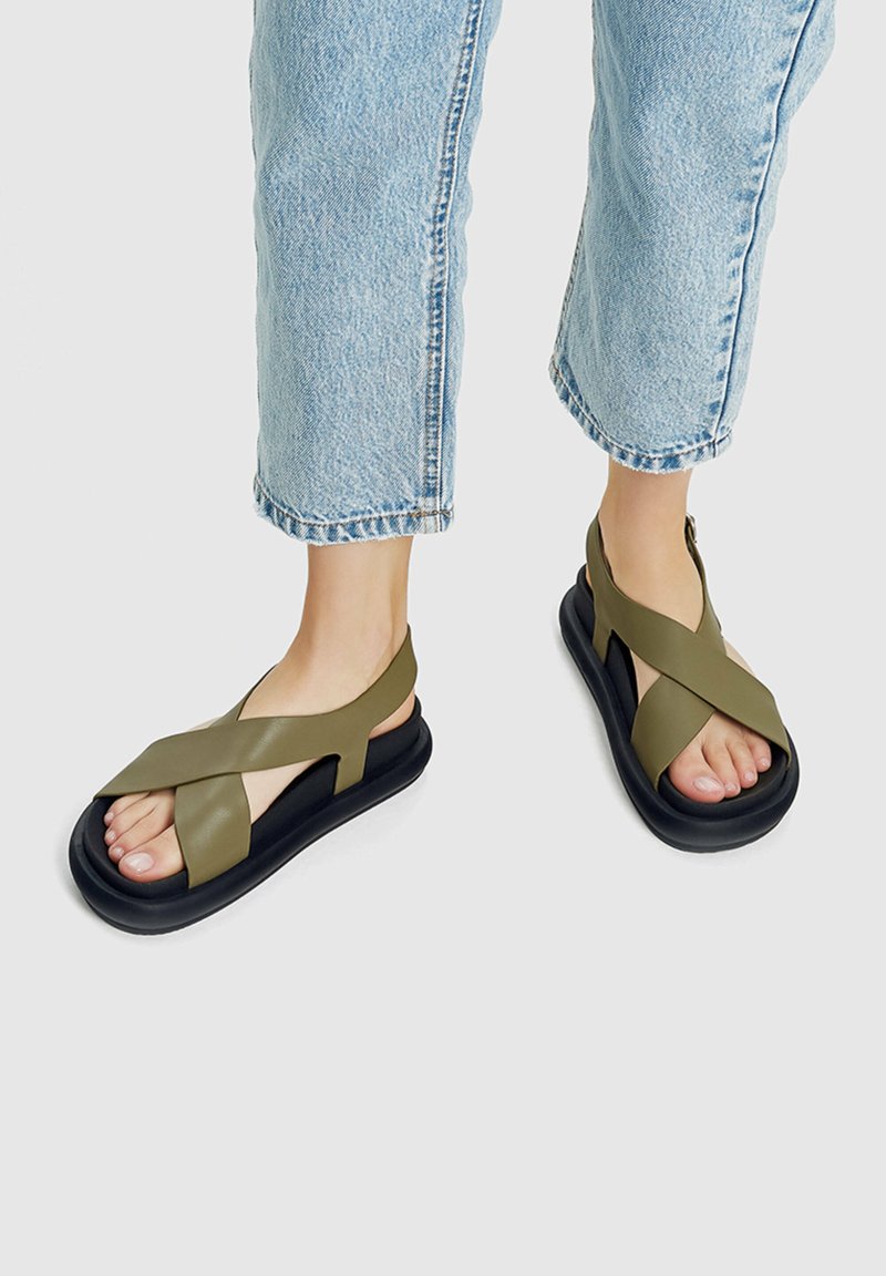 PULL&BEAR Sandals green Zalando.de