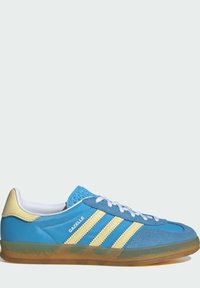 adidas Originals GAZELLE INDOOR - Sapatilhas - semi blue burst   almost yellow   cloud white