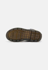Dr. Martens COMBS - Šněrovací kotníkové boty - black/natural