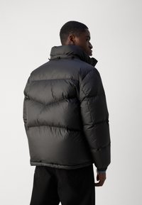 Thumbnail Image 6