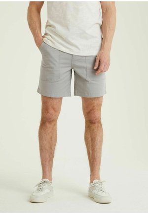 CHASIN' UNO.S INFINITE - Shorts - light grey