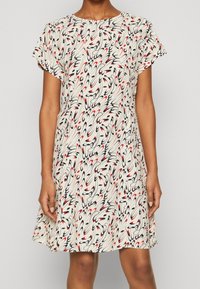 Tommy Hilfiger Vestido informal - white