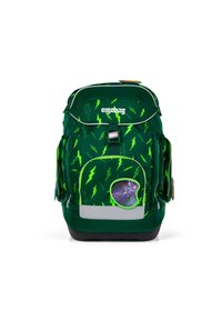 Grüner Rucksack mit Blitzmuster, ausgestattet mit Fronttaschen, reflektierenden Akzenten und einer kreisförmigen Charaktergrafik an der Seite.