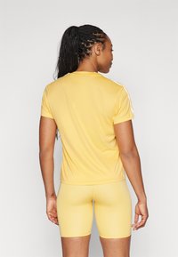 adidas Performance AEROREADY TRAIN ESSENTIALS  - Spordi T-särk - semi spark/white