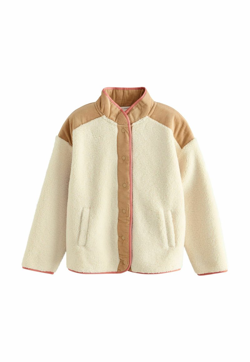 Fleecejacke in Creme mit corduroyfarbenen, braunen Schultern, Druckknopfverschluss und rosa Akzenten. Sie hat seitliche Taschen und ein Kragen-Design.