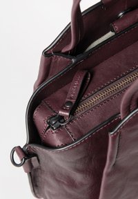 Aunts & Uncles UMHÄNGE MRS PIE - Borsa a mano - burgundy
