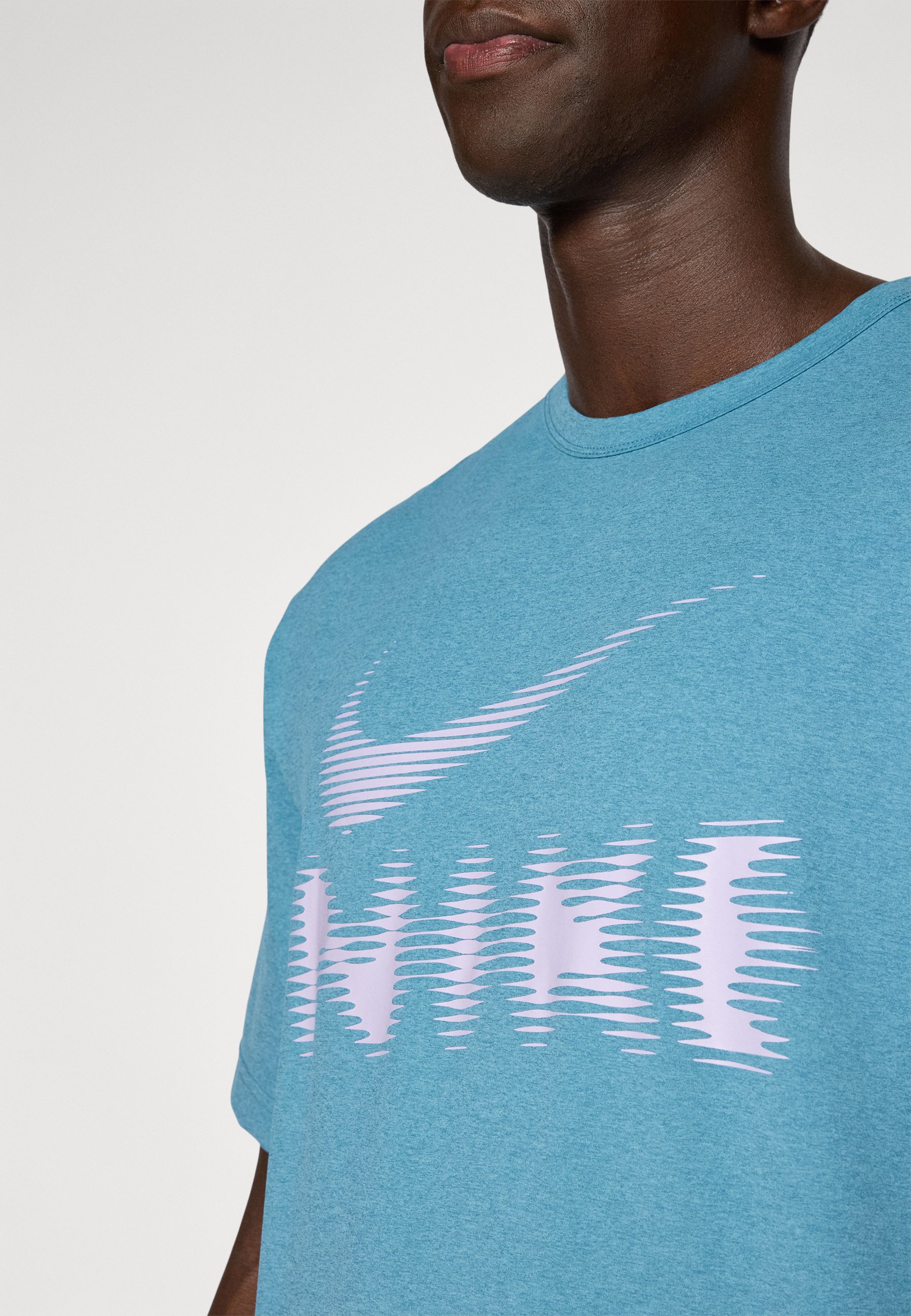 ★ Nike★ Sportswear Short Sleeve T-Shirt W Smoky Blue IB73 Buy Nike Dri-FIT Men's Fitness T-Shirt - Smoky Blue | Nike