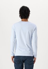 Tommy Hilfiger SLIM FIT - Hosszú ujjú felső - breezy blue