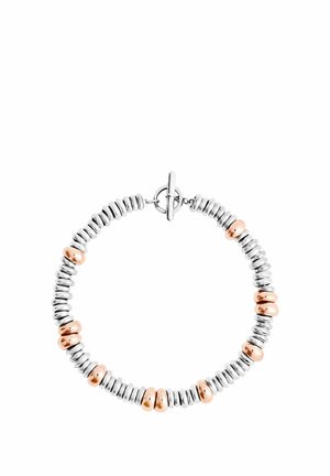 Armband mit abwechselnd silbernen und roségoldenen abgerundeten Perlen und einem silbernen Knebelverschluss, angeordnet in einem kreisförmigen Muster auf weißem Hintergrund.