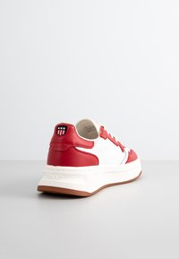 GANT YINSY - Sneaker low - white/red
