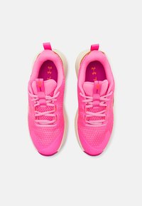 Under Armour DYNAMIC SELECT - Trainingsschoen - fluo pink/copper penny/phoenix fire