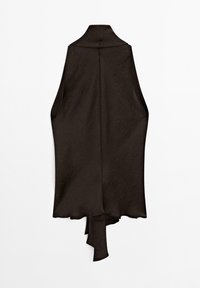 Schwarzes ärmelloses Top aus strukturiertem Stoff mit hohem Kragen. Verfügt über einen asymmetrischen Saum und seitliche Öffnungen. Einfaches Design ohne Muster.