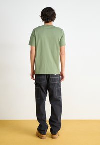 Thumbnail Image 4