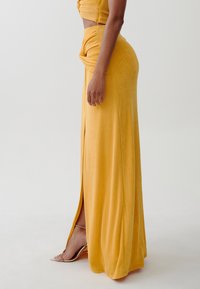 TUSSAH KESHA - Jupe longue - yellow
