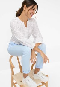BRAX STYLE CAROLA - Stoffhose - bleu
