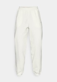 Unselected, cannoli cream