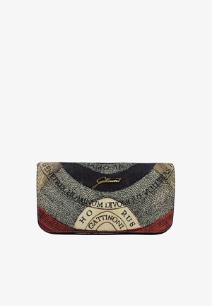 Portafoglio Gattinoni con motivo astratto multicolore, placca con logo dorato, bordi arrotondati e design di testo curvo sulla superficie in tessuto.