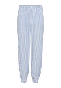 Prugaste pižamo hlače v svetlo modri in beli barvi, narejene iz mehke tkanine. Elastičen pas in naborki ob gležnjih.