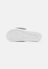Nike Sportswear VICTORI ONE SLIDE PRINT - Pantoletai - desert sand/black/summit white