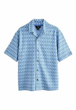 Blaues kurzärmeliges Hemd mit durchgehender Knopfleiste, vertikalem geometrischem Streifenmuster und Camp-Kragen.
