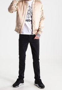 Black Kaviar Bomberjacka - beige