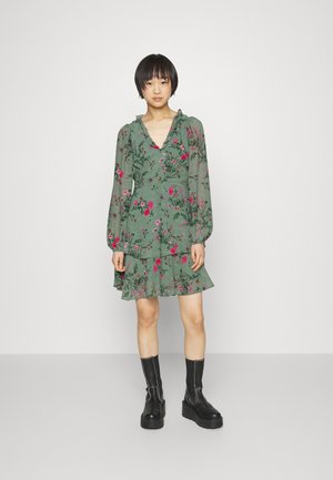 Vero Moda Petite VMROSA V NECK SHORT DRESS  - Φόρεμα ημέρας - laurel wreath