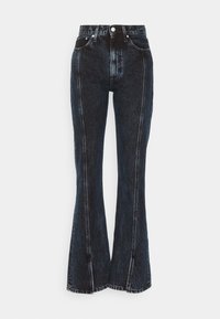 Vysoké džíny z tmavě modrého denimu s předními švy a rozšířenými nohavicemi, s knoflíkovým a zipovým zapínáním a předními kapsami.