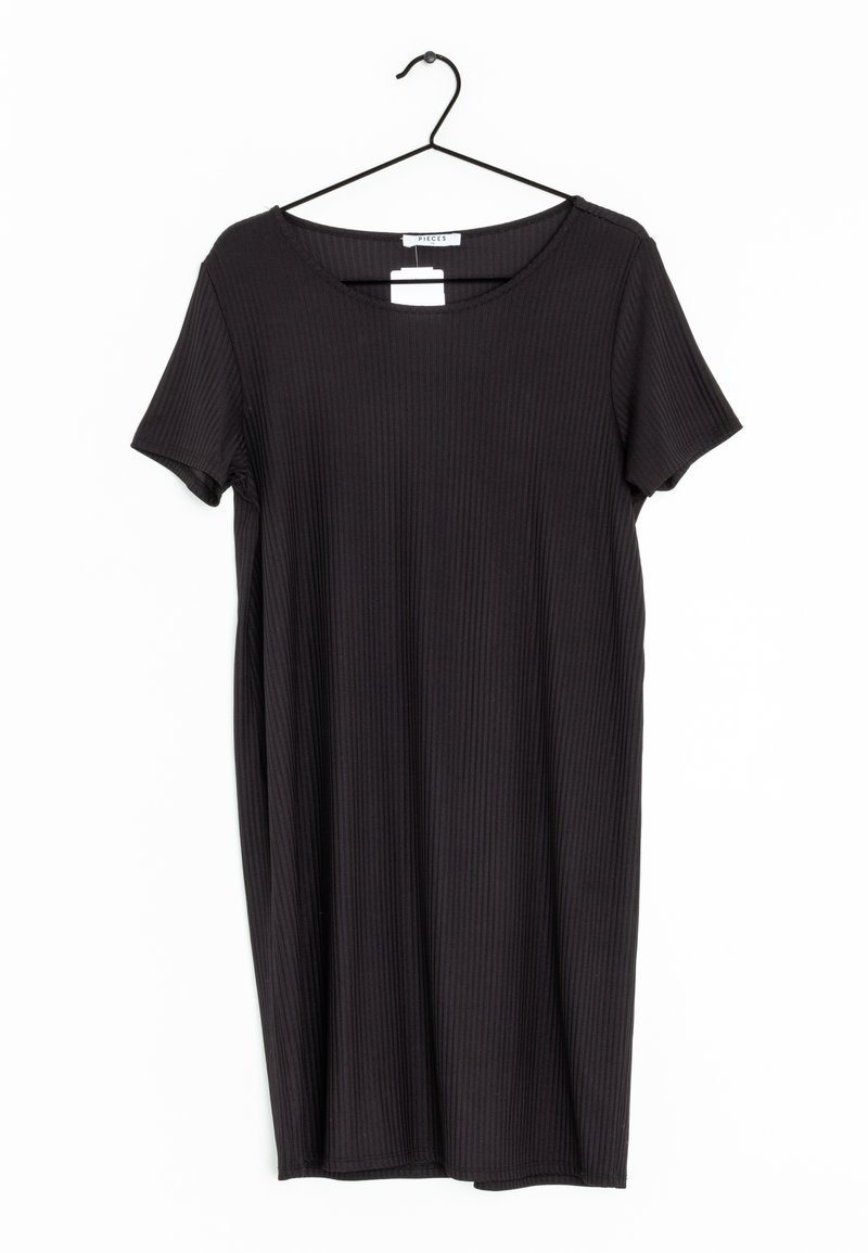 Meko musta ribattu t-paitamekko lyhyillä hihoilla, pyöreällä pääntiellä ja suoralinjaisella leikkauksella, roikkuu mustassa koukussa valkoista taustaa vasten.