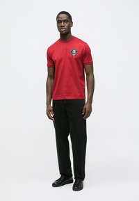 Cavalli Uomo MERCERIZED PATCH LOGO TEE - T-shirts print - red