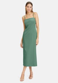 Vera Mont MIT CUT-OUTS - Koktejlové šaty / šaty na párty - silky green