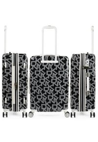 Tres maletas de diferentes tamaños con un patrón de monograma DK en blanco y negro. Tienen ruedas suaves y asas extensibles con acentos de rayas.
