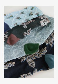 Izbrano, blue floral