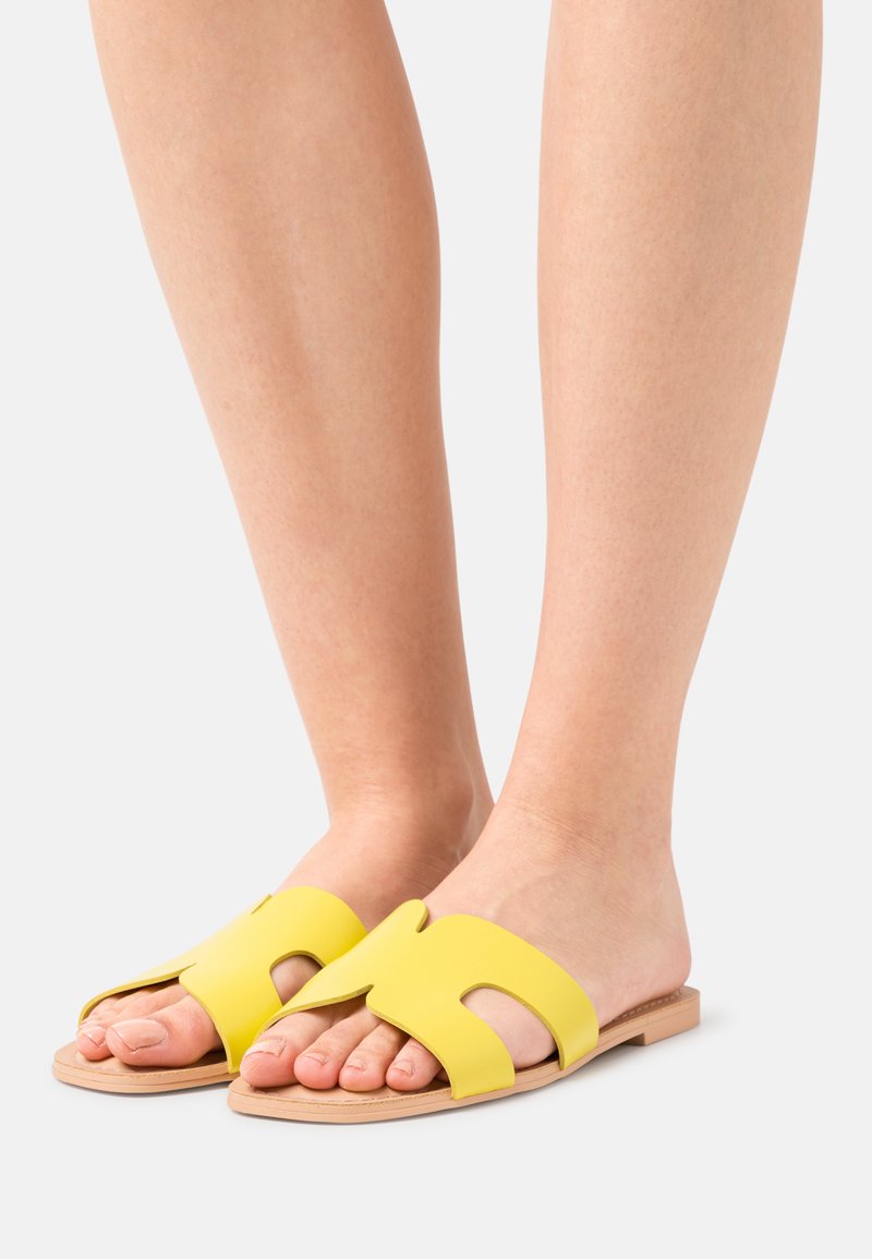 Steve Madden ZARNIA - Mulas - yellow