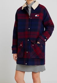 Tommy Jeans Klasický kabát - dark blue