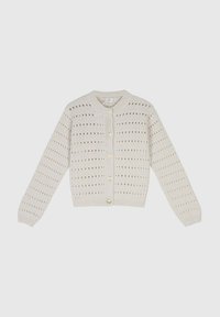 Gilet en tricot beige clair avec un motif en trous ouverts, col rond, fermeture à boutons sur le devant, et bords côtelés.
