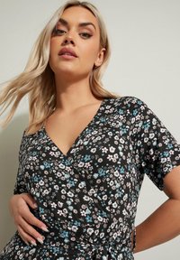Yours Clothing FLORAL PRINT  - Maksimekko - black