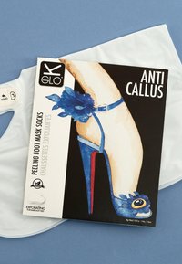 K-Glo 2 PACK - K-GLO® ANTI-CALLUS PEELING FOOT MASK SOCKS  - Bad- & bodyset